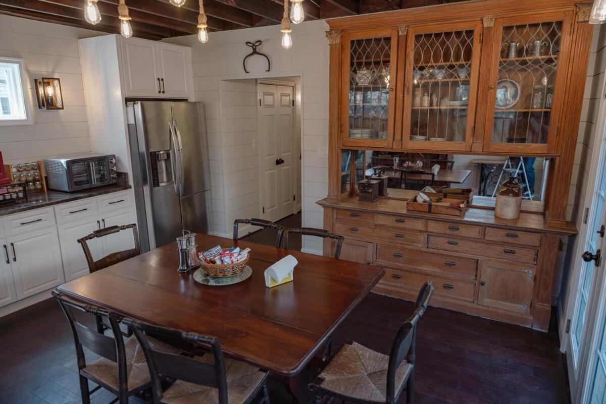 Luxury Historic Carriage House * Washington
